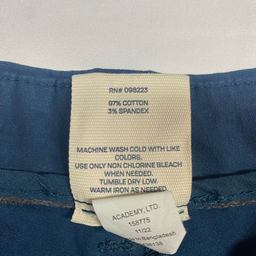 Magellan Outdoors Blue Flat Front Shorts Women’s Size 14 - Picture 4 of 4